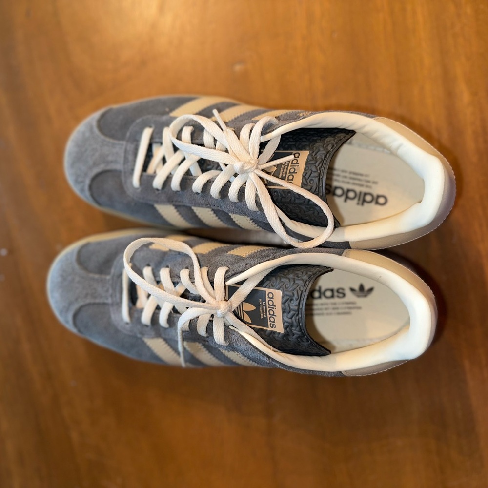 adidas Gazelle Blue and Cream Sneakers - Picture 2 of 5